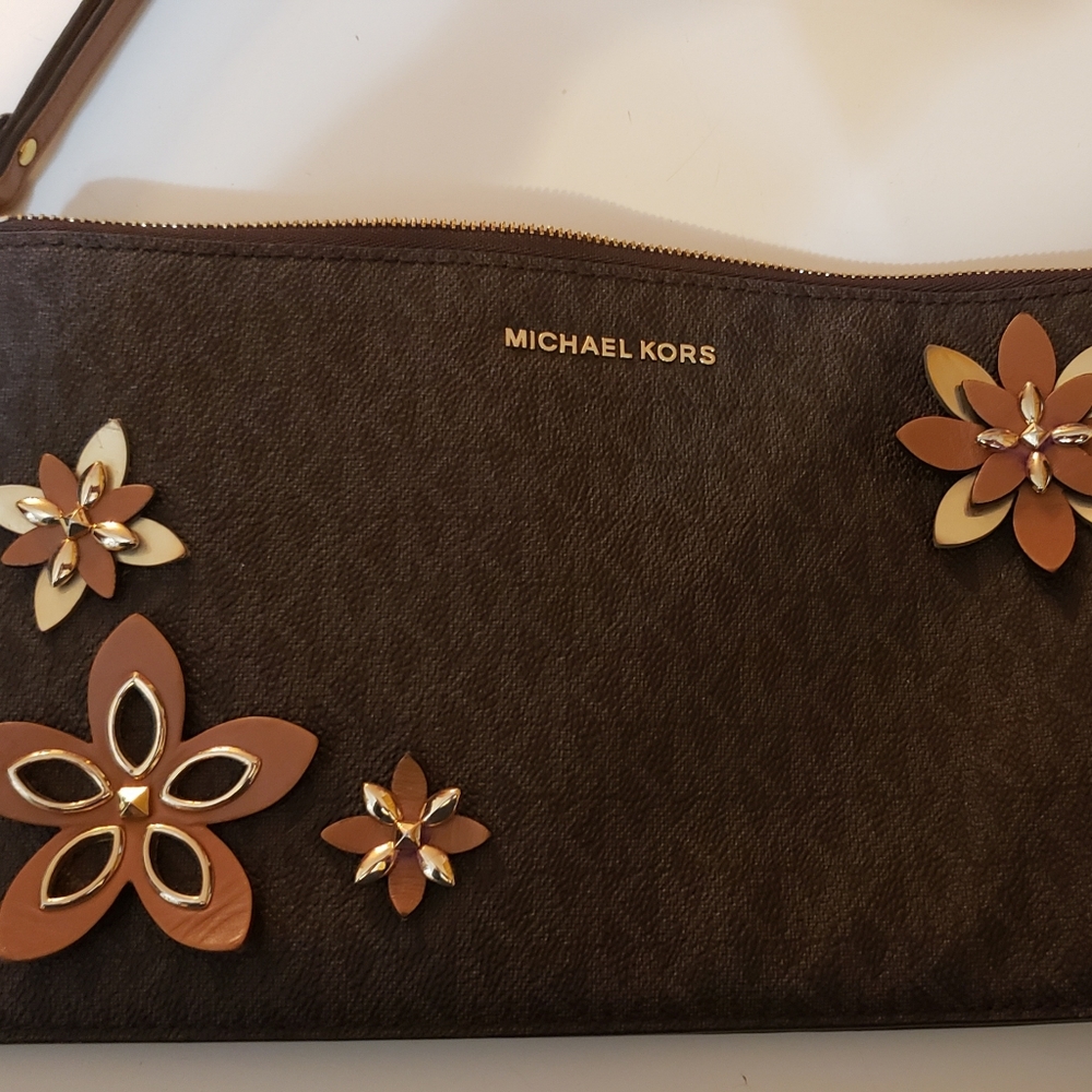Michael Kors Wristlet/wallet